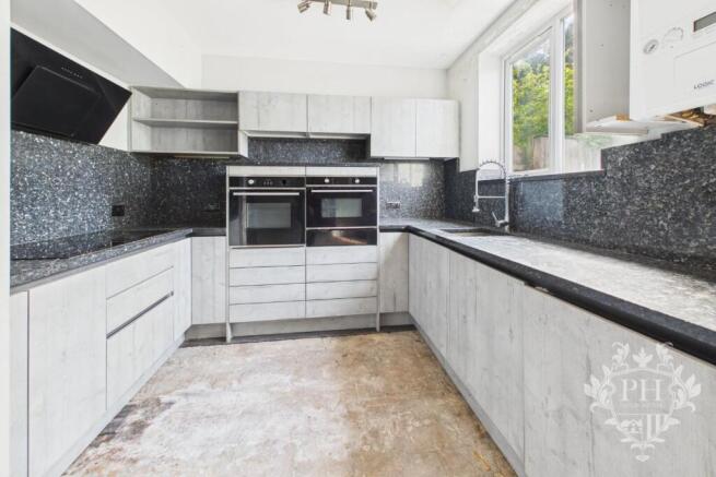 3 bed Semi-Detached for sale Image 5