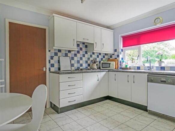 Kitchen.JPG