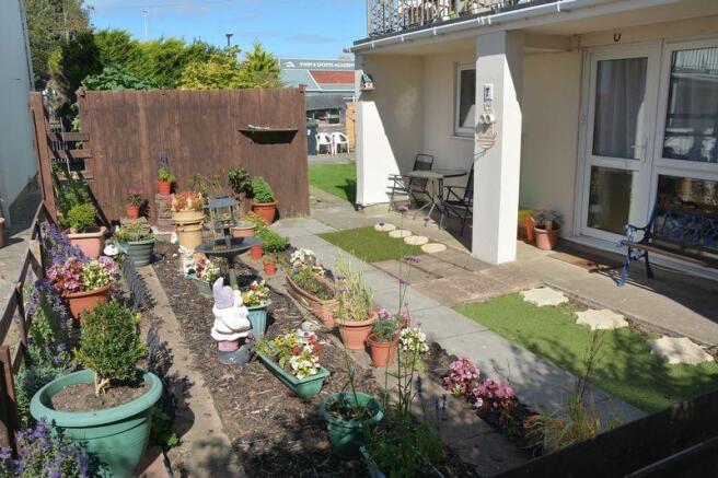 Photo 12