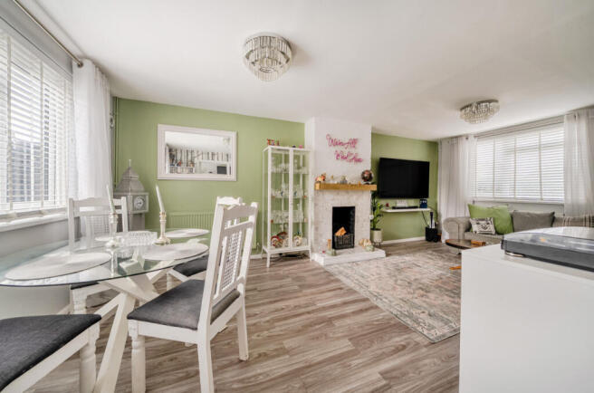 Billy Lawn Avenue, Havant, Hampshire, PO9 photo 3