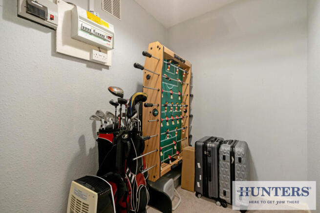 2 bed Flat for sale Image 7