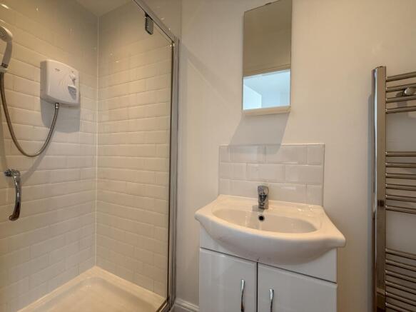 3 bed Terraced for sale Image 9