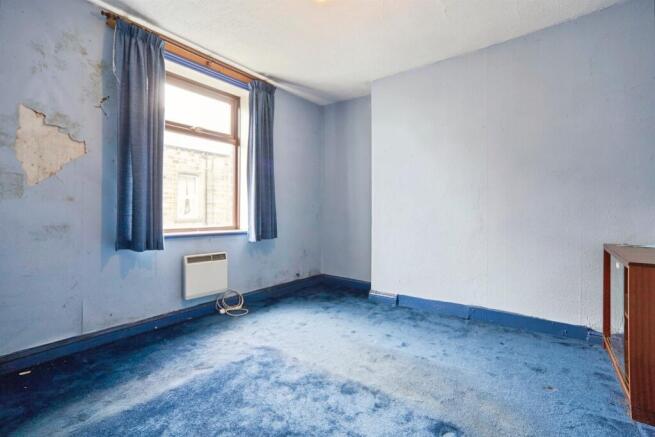 3 bed Terraced for sale Image 6