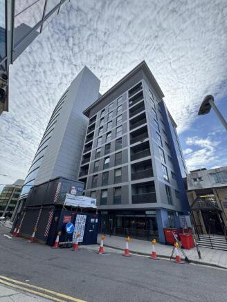 1 Bedroom Apartment | Third Floor | East Facing |