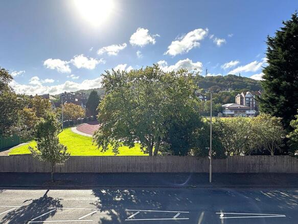 2 bed Apartment for sale Image 6