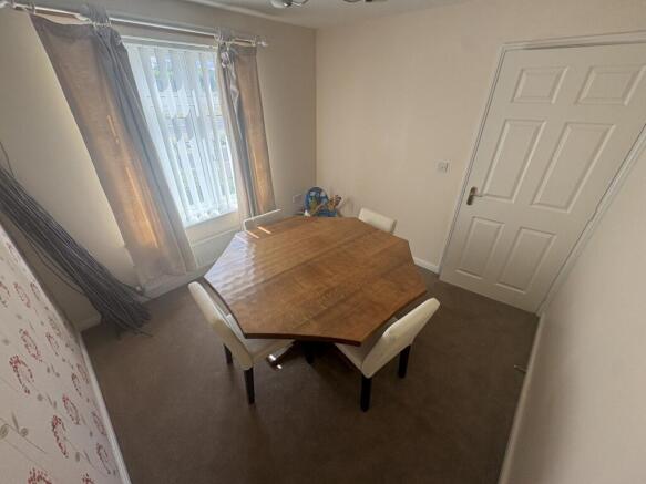 4 bed Detached for sale Image 8