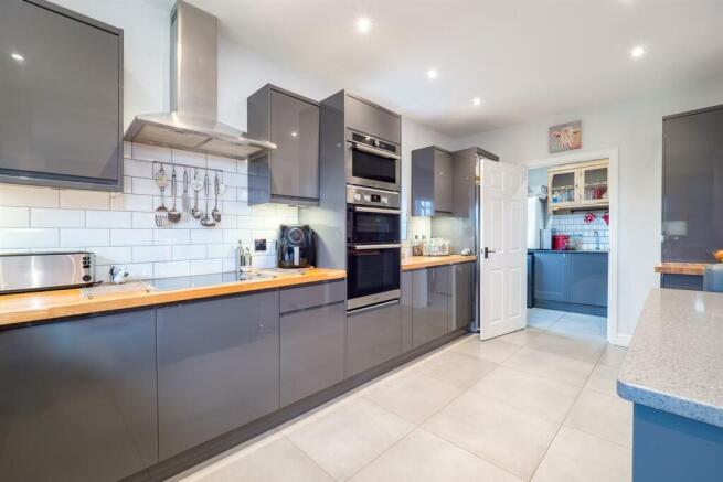 24 Millfield Close-6.jpg