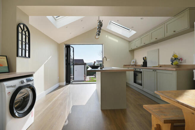 2 bed Semi-Detached for sale Image 6