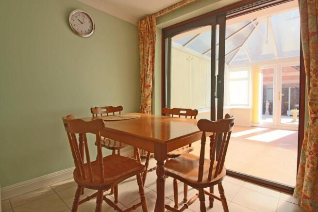 61 Brackenbury Dinin