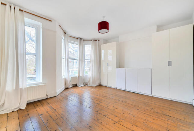 1385904-6-692d9bb...