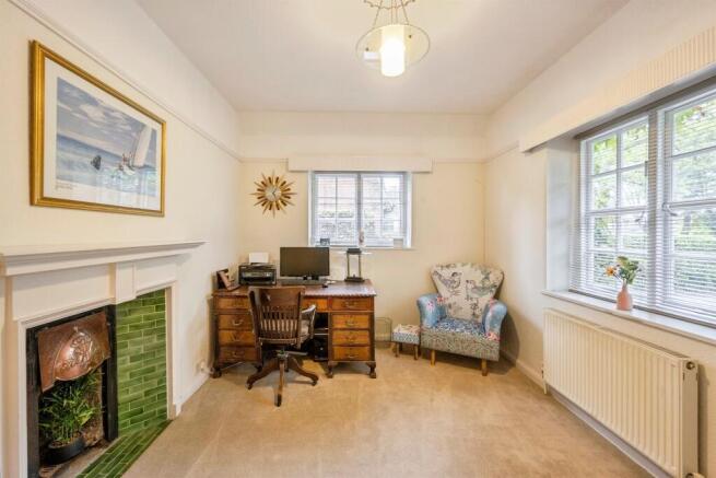 6 bed Semi-Detached for sale Image 10