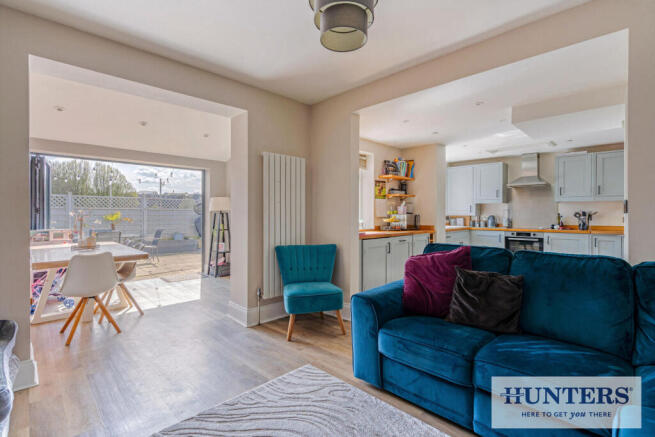 3 bed Semi-Detached for sale Image 6