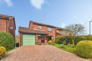 8, Greystones, Chippenham SN15 2JT