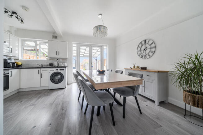 1410988-4-698dda3...