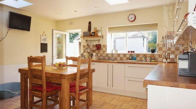 8 Heyes Drive