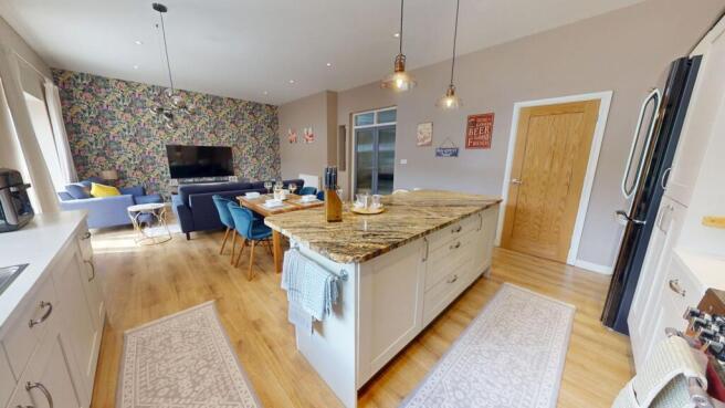 4 bed Detached for sale Image 7