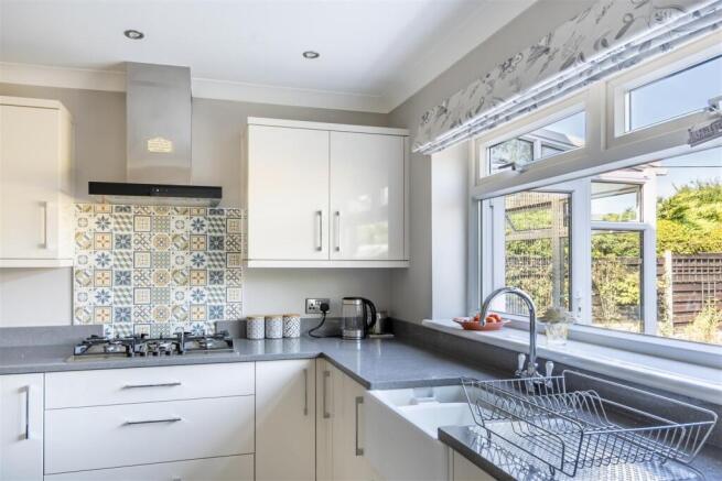 4 bed Detached for sale Image 8