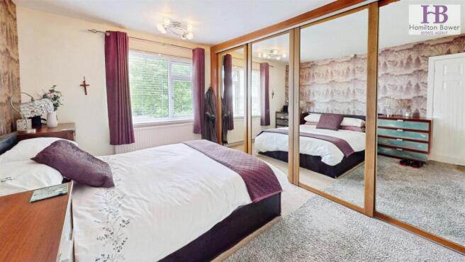 3 bed Terraced for sale Image 9