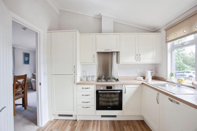 2 bed Park Home for sale Image 6