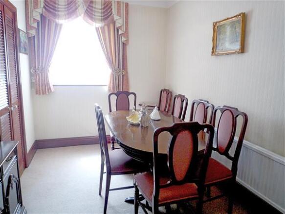 DINING ROOM/BEDROOM 3 (Side)