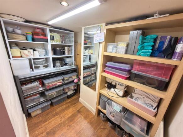 3 bed Terraced for sale Image 8