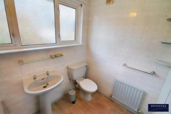 33. BATHROOM.jpg