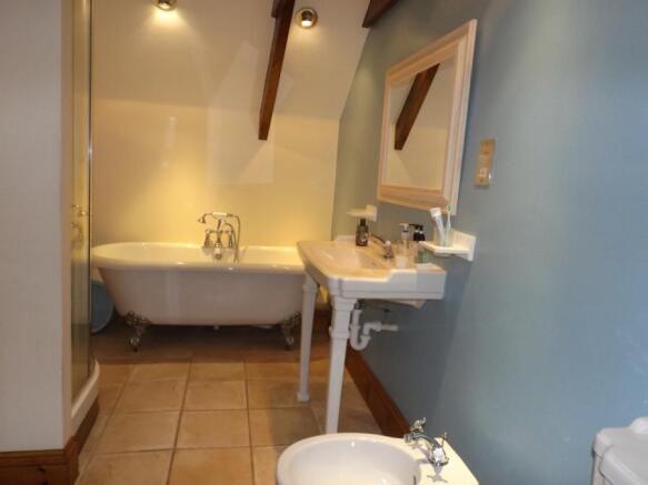 En Suite Bath Shower