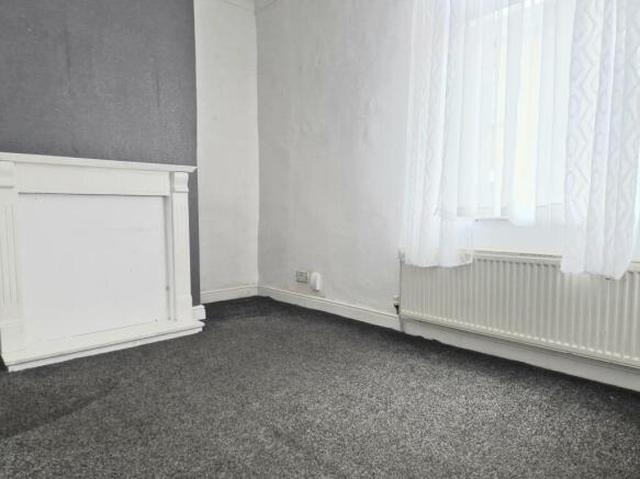 2 bed House to rent Image 5
