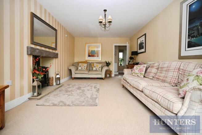 4 bed Detached for sale Image 8