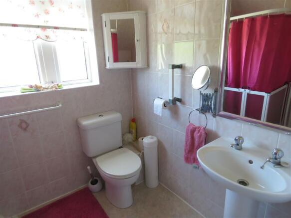IMG_9021bathroom.JPG