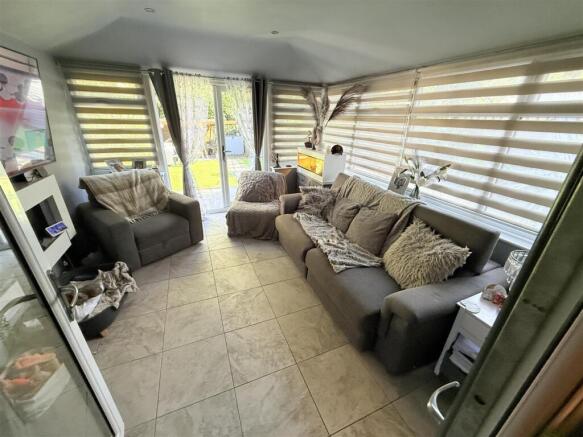 GARDEN ROOM