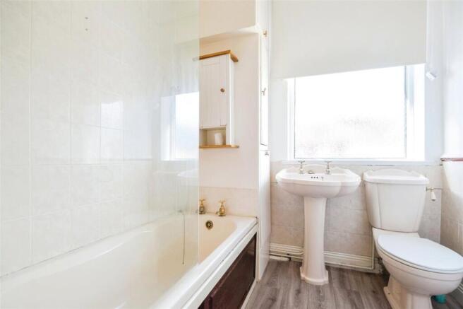 2 bed House to rent Image 6