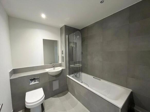 Buckingham Road, Bletchley, Milton Keynes, Buckinghamshire, MK3 photo 5