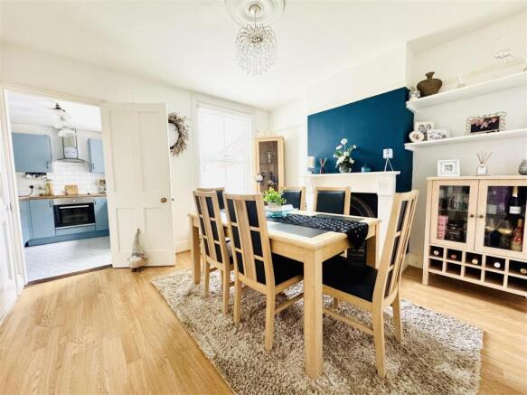 DINING ROOM: