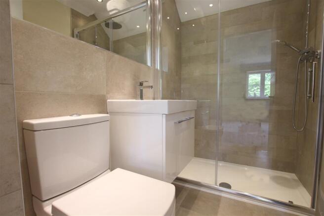 En suite shower