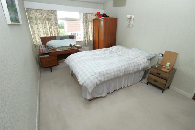 Bed1a.JPG