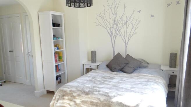 guest bedroom.JPG