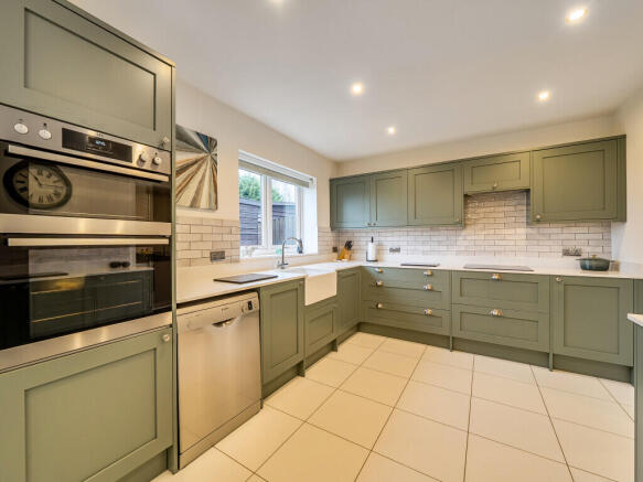 1388772-10-693826...