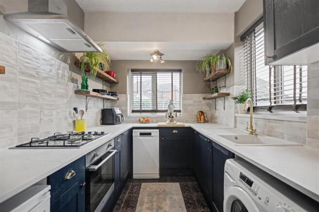Kitchen_2.jpeg