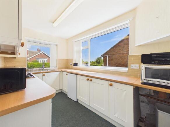 Kitchen 2.jpg