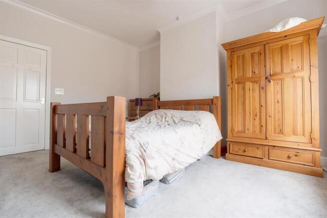 3 bed Terraced for sale Image 10