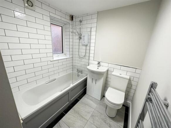 2 bed Flat to rent Image 6