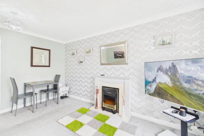 3 bed Semi-Detached for sale Image 8