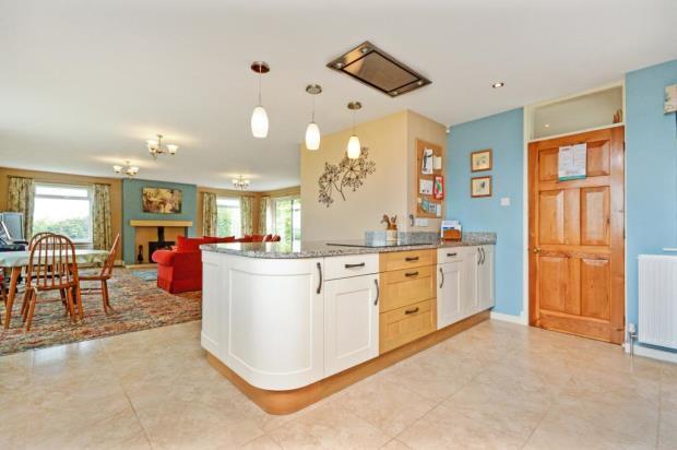 Kitchen/Dining Area