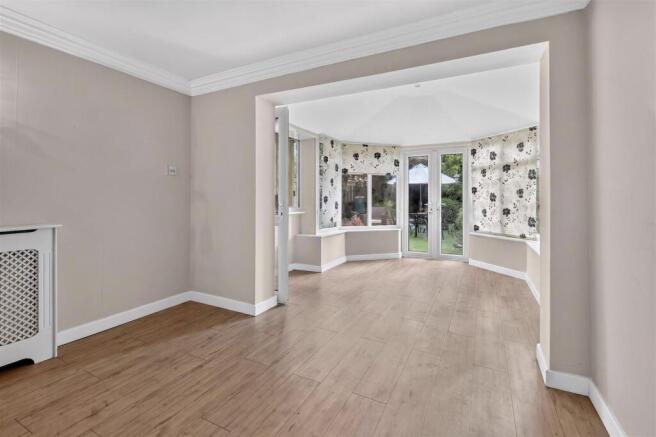 4 bed Detached for sale Image 7