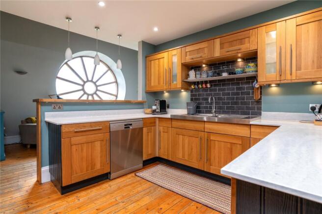 Kitchen/ Dining Room