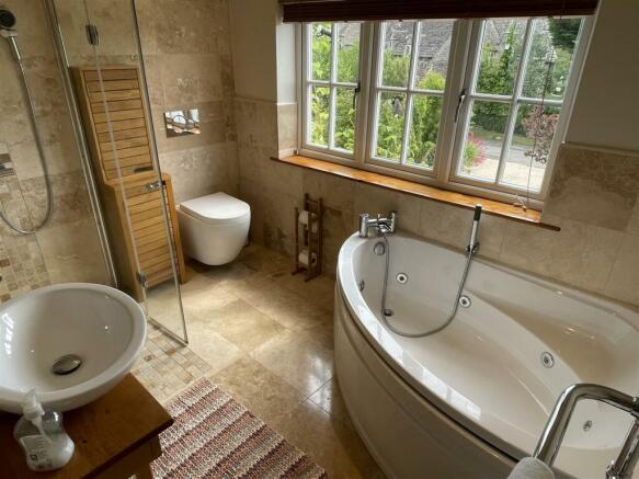 Bathroom.JPG