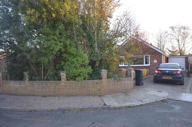 Barker close main 1