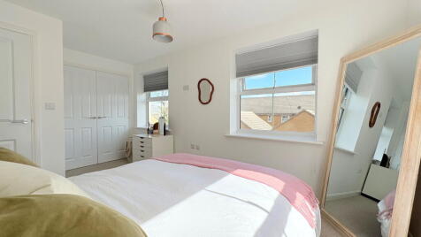Oak Leaze, Patchway, Bristol, BS34 5FN