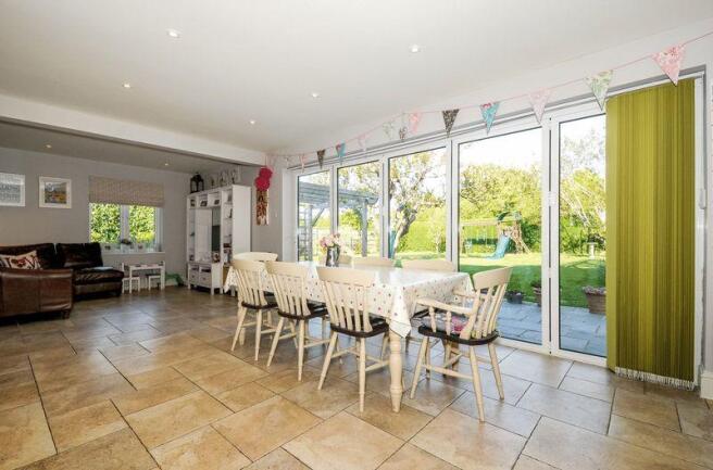 Kitchen/Living...